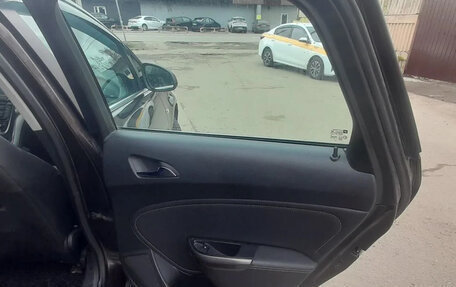 Opel Astra J, 2011 год, 620 000 рублей, 10 фотография