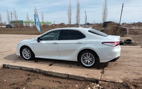 Toyota Camry, 2021 год, 3 290 000 рублей, 7 фотография