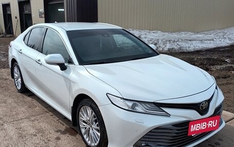 Toyota Camry, 2021 год, 3 290 000 рублей, 5 фотография