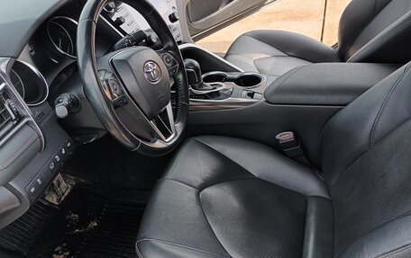 Toyota Camry, 2021 год, 3 290 000 рублей, 9 фотография