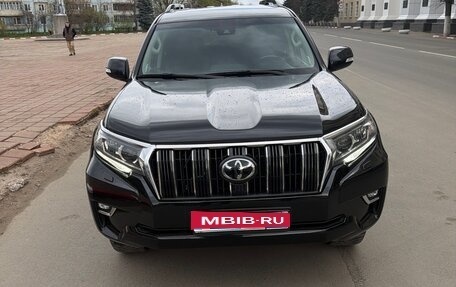Toyota Land Cruiser Prado 150 рестайлинг 2, 2021 год, 4 000 000 рублей, 1 фотография