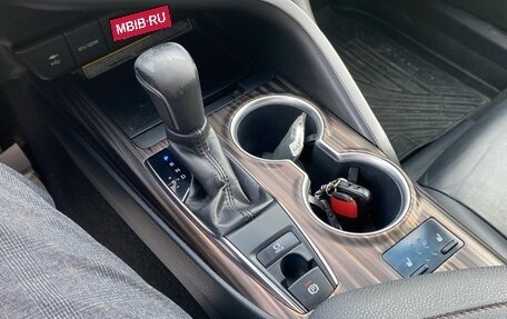 Toyota Camry, 2019 год, 2 128 000 рублей, 15 фотография