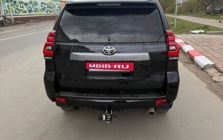 Toyota Land Cruiser Prado 150 рестайлинг 2, 2021 год, 4 000 000 рублей, 3 фотография