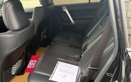 Toyota Land Cruiser Prado 150 рестайлинг 2, 2021 год, 4 000 000 рублей, 6 фотография