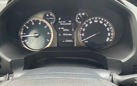 Toyota Land Cruiser Prado 150 рестайлинг 2, 2021 год, 4 000 000 рублей, 8 фотография