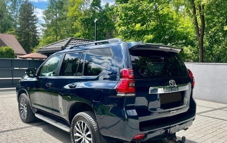 Toyota Land Cruiser Prado 150 рестайлинг 2, 2018 год, 4 100 000 рублей, 10 фотография