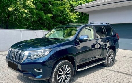 Toyota Land Cruiser Prado 150 рестайлинг 2, 2018 год, 4 100 000 рублей, 2 фотография