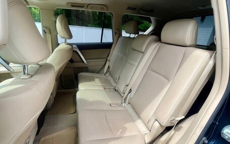 Toyota Land Cruiser Prado 150 рестайлинг 2, 2018 год, 4 100 000 рублей, 9 фотография