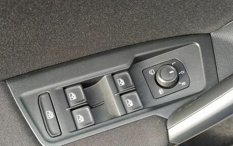 Volkswagen Tiguan II, 2019 год, 2 849 000 рублей, 14 фотография