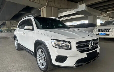 Mercedes-Benz GLB, 2022 год, 2 685 025 рублей, 3 фотография