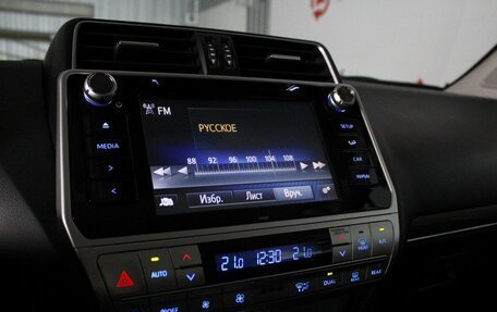 Toyota Land Cruiser Prado 150 рестайлинг 2, 2019 год, 5 600 000 рублей, 10 фотография