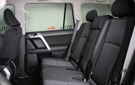 Toyota Land Cruiser Prado 150 рестайлинг 2, 2019 год, 5 600 000 рублей, 9 фотография
