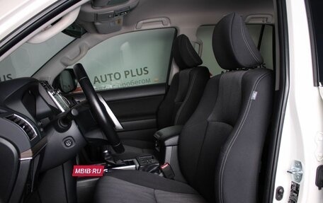 Toyota Land Cruiser Prado 150 рестайлинг 2, 2019 год, 5 600 000 рублей, 8 фотография