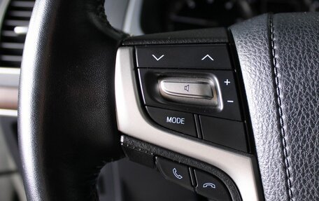 Toyota Land Cruiser Prado 150 рестайлинг 2, 2019 год, 5 600 000 рублей, 14 фотография