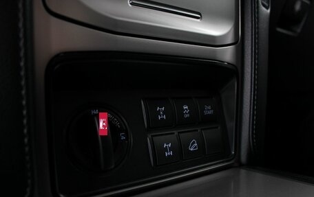 Toyota Land Cruiser Prado 150 рестайлинг 2, 2019 год, 5 600 000 рублей, 19 фотография
