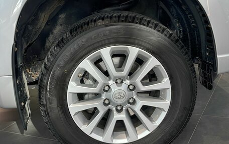 Toyota Land Cruiser Prado 150 рестайлинг 2, 2015 год, 3 680 000 рублей, 6 фотография
