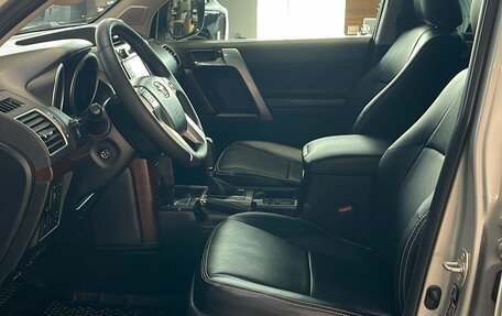 Toyota Land Cruiser Prado 150 рестайлинг 2, 2015 год, 3 680 000 рублей, 8 фотография