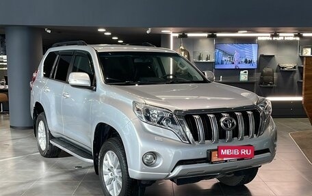 Toyota Land Cruiser Prado 150 рестайлинг 2, 2015 год, 3 680 000 рублей, 2 фотография