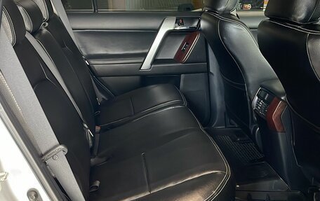 Toyota Land Cruiser Prado 150 рестайлинг 2, 2015 год, 3 680 000 рублей, 12 фотография