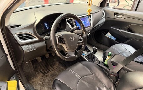 Hyundai Solaris II рестайлинг, 2017 год, 920 000 рублей, 5 фотография