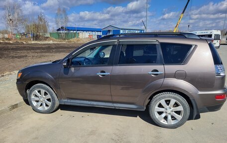 Mitsubishi Outlander III рестайлинг 3, 2011 год, 1 300 000 рублей, 4 фотография