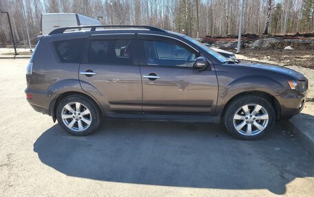 Mitsubishi Outlander III рестайлинг 3, 2011 год, 1 300 000 рублей, 8 фотография