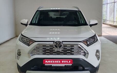 Toyota RAV4, 2020 год, 2 900 000 рублей, 2 фотография