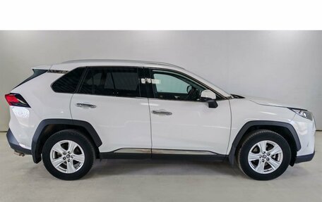 Toyota RAV4, 2020 год, 2 900 000 рублей, 4 фотография