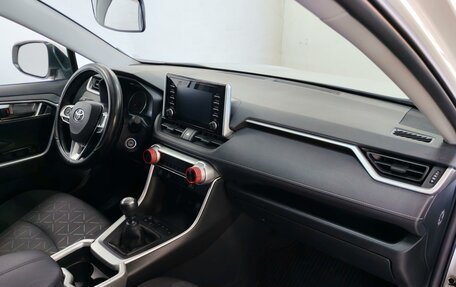 Toyota RAV4, 2020 год, 2 900 000 рублей, 14 фотография