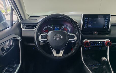 Toyota RAV4, 2020 год, 2 900 000 рублей, 15 фотография