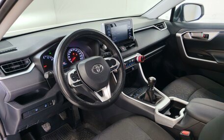 Toyota RAV4, 2020 год, 2 900 000 рублей, 17 фотография