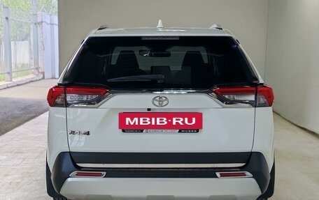 Toyota RAV4, 2020 год, 2 900 000 рублей, 6 фотография
