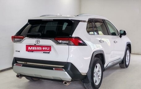 Toyota RAV4, 2020 год, 2 900 000 рублей, 5 фотография