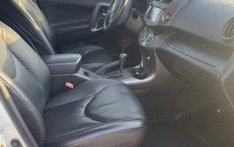 Toyota RAV4, 2012 год, 2 240 000 рублей, 3 фотография