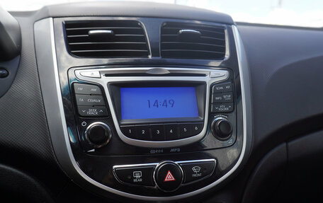 Hyundai Solaris II рестайлинг, 2013 год, 711 000 рублей, 14 фотография