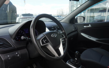 Hyundai Solaris II рестайлинг, 2013 год, 711 000 рублей, 11 фотография