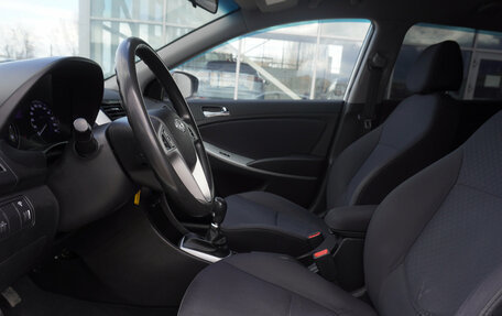 Hyundai Solaris II рестайлинг, 2013 год, 711 000 рублей, 10 фотография
