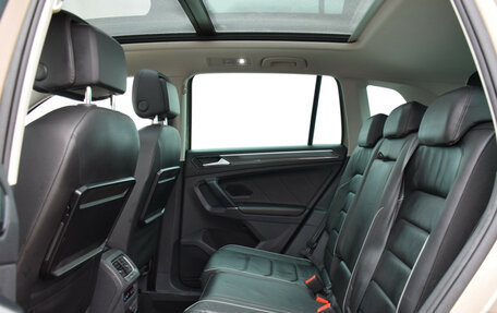 Volkswagen Tiguan II, 2017 год, 2 868 000 рублей, 10 фотография