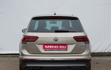 Volkswagen Tiguan II, 2017 год, 2 868 000 рублей, 6 фотография