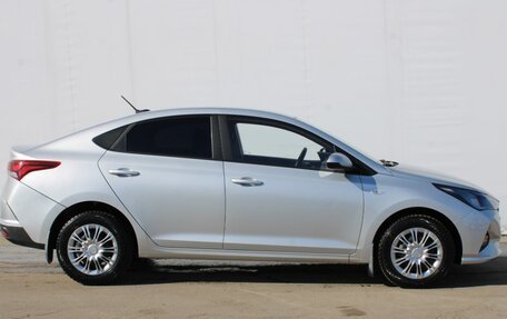 Hyundai Solaris II рестайлинг, 2021 год, 1 620 000 рублей, 4 фотография