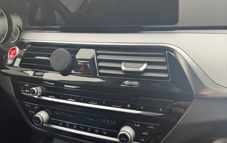 BMW 5 серия, 2018 год, 2 400 000 рублей, 7 фотография