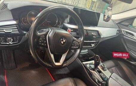 BMW 5 серия, 2018 год, 2 400 000 рублей, 17 фотография