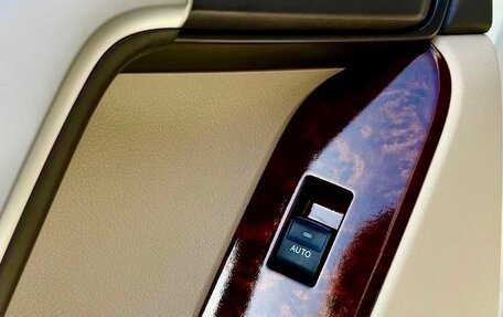 Toyota Land Cruiser Prado 150 рестайлинг 2, 2022 год, 15 фотография