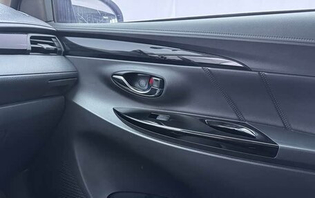 Toyota Yaris XP150 рестайлинг, 2023 год, 1 470 000 рублей, 14 фотография