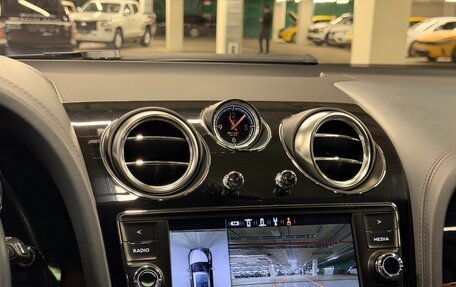 Bentley Bentayga I, 2019 год, 12 200 000 рублей, 20 фотография