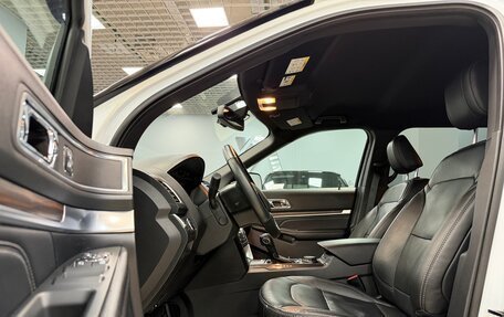 Ford Explorer VI, 2018 год, 3 450 000 рублей, 14 фотография
