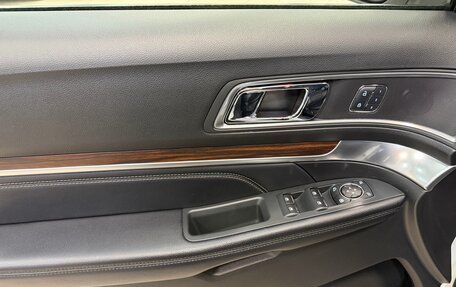 Ford Explorer VI, 2018 год, 3 450 000 рублей, 17 фотография