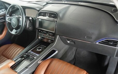 Jaguar F-Pace, 2017 год, 2 500 000 рублей, 9 фотография