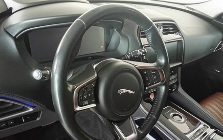 Jaguar F-Pace, 2017 год, 2 500 000 рублей, 12 фотография