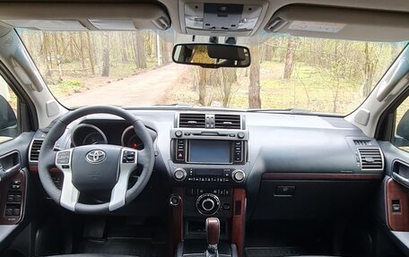 Toyota Land Cruiser Prado 150 рестайлинг 2, 2015 год, 3 350 000 рублей, 11 фотография